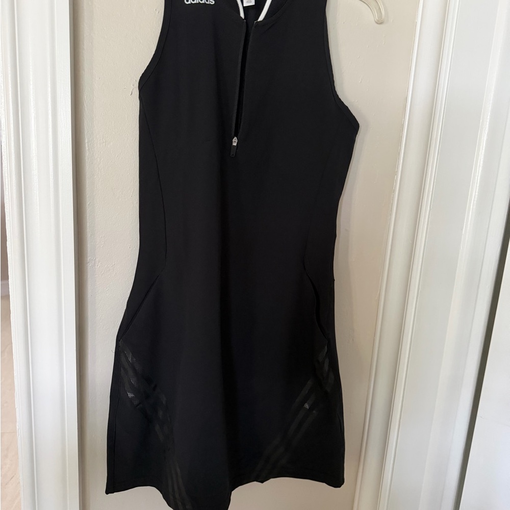adidas Black Sleeveless tennis Dress with Front Zip